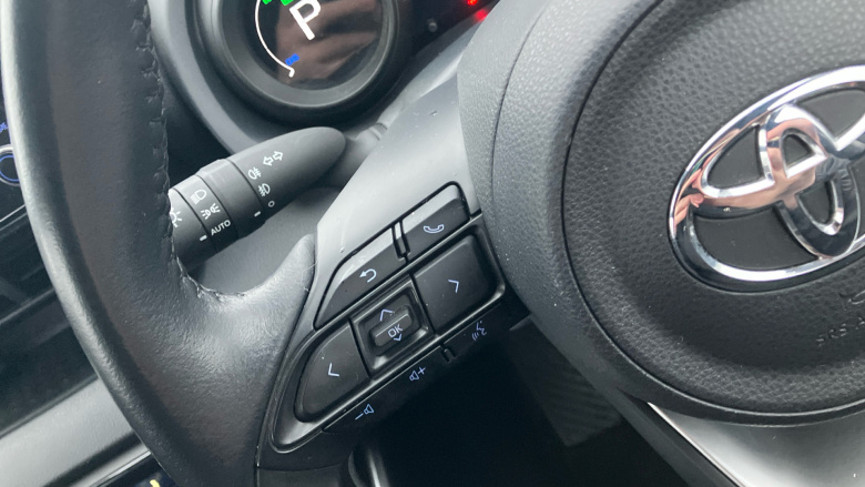 Toyota Yaris 1.5 Hybrid Design 5dr CVT Hybrid Hatchback